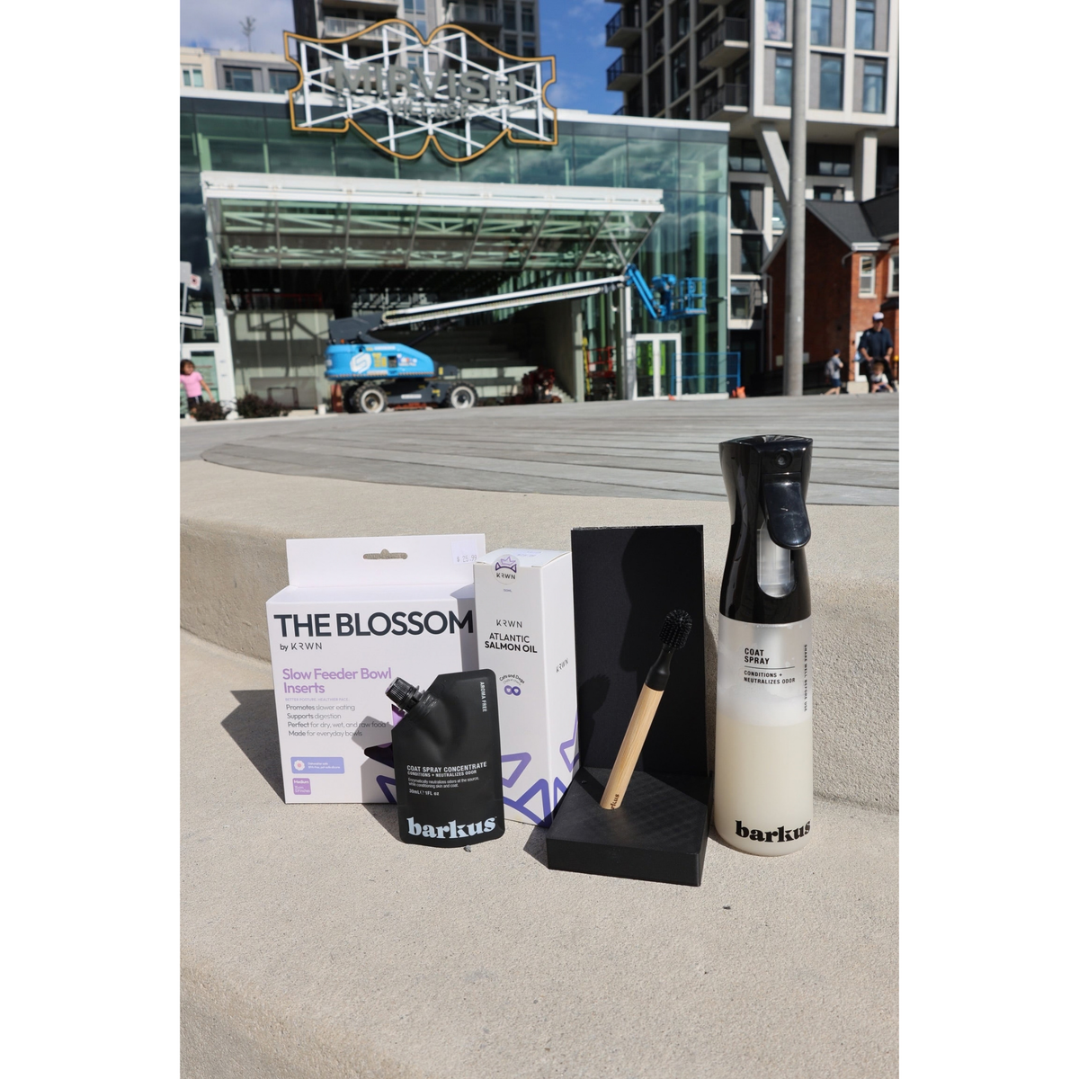 KRWN x Barkus care bundle with slow feeder insert, salmon oil, toothbrush and grooming kit