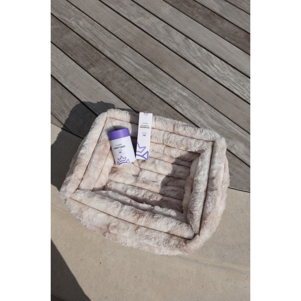 Bowsers Muffy dog bed in Silver Fox with KRWN grooming tubs - Rest & Recovery Bundle